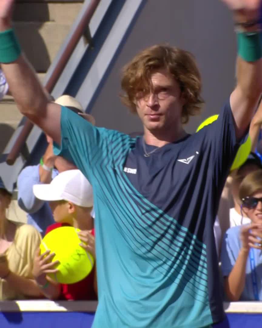 Top seed moving on ⏩ 2023 champion Rublev advances to a sixth Tour quarter-final of the year in Bastad, beating Pellegrino 7-6 6-7 6-3 #NordeaOpen