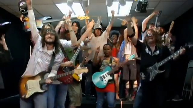 Há exatos 20 anos, o Red Hot Chili Peppers apresentava o divertidíssimo clipe de Tell Me Baby! 16.07.2006 📹🌶️