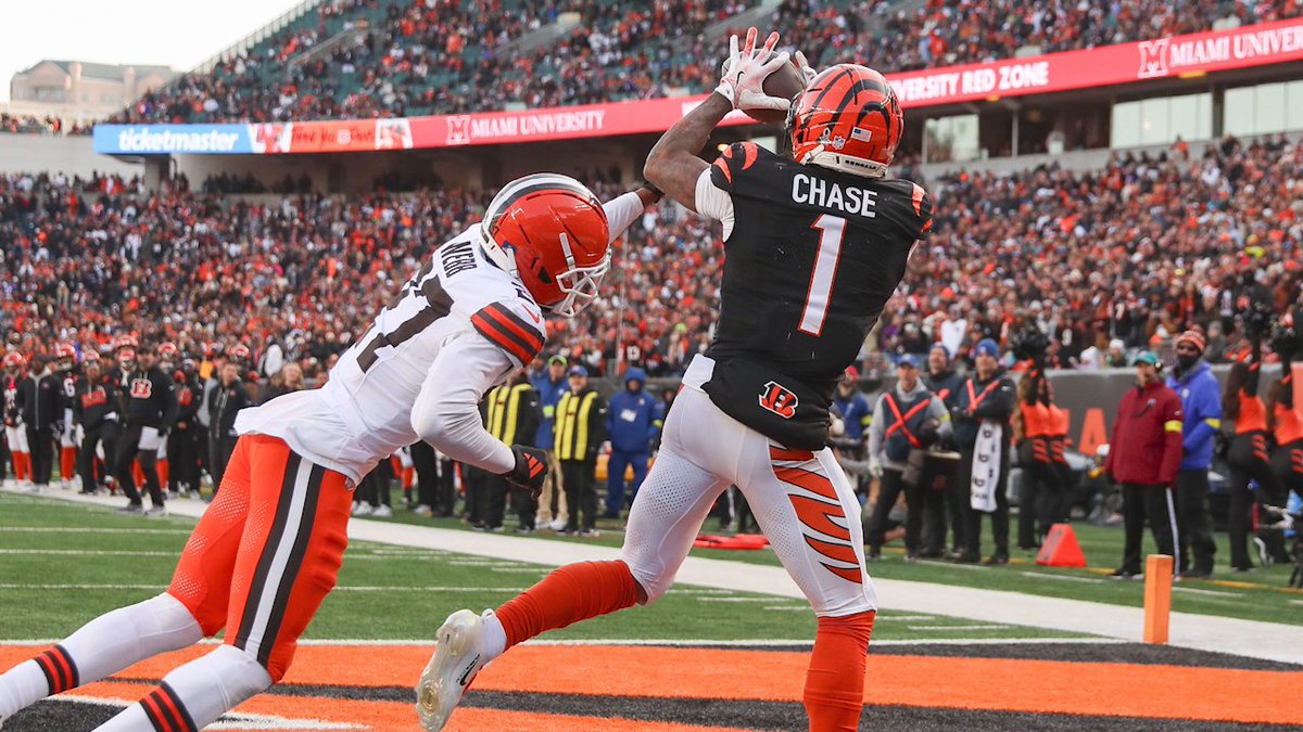 "Ja'Marr Chase is slowly becoming the guy, in my opinion, who can take over that reign and become the No. 1 receiver in the league." Harry Douglas debating Justin Jefferson and Ja'Marr Chase as the No. 1 WR in the NFL 👀