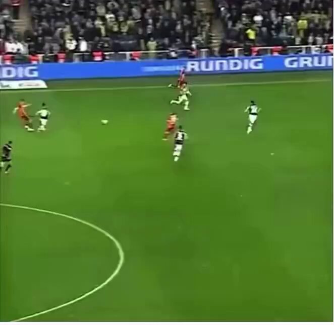 Fenerbahçe’ nin efsane kalecisi Volkan Demirel Kadıköy’ de hiç derbi kaybetmemiştir.