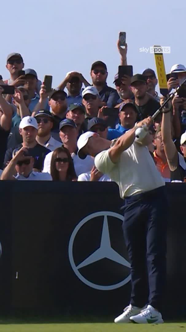 'It's 415 yards!' 🤯 Rory McIlroy hits HUGE drive to reach the ninth green! 🔥
