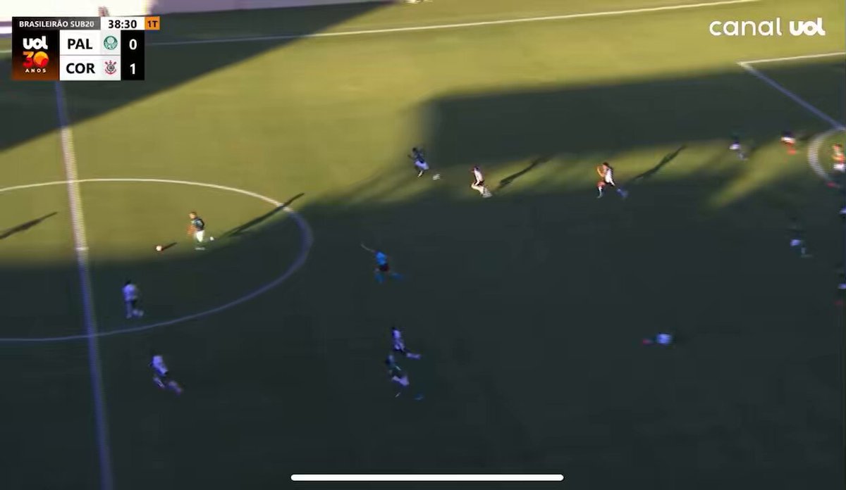 Que isso, que gol absurdo foi esse?