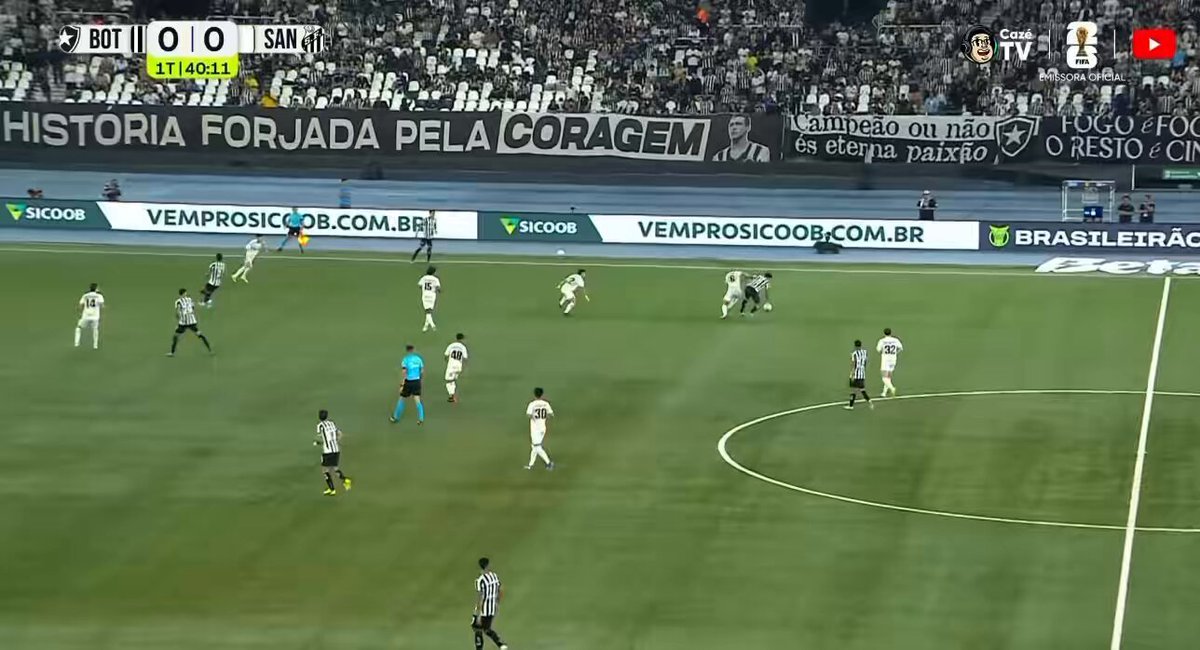 três erros seguidos de passe do time do santos isso é inacreditável pqp