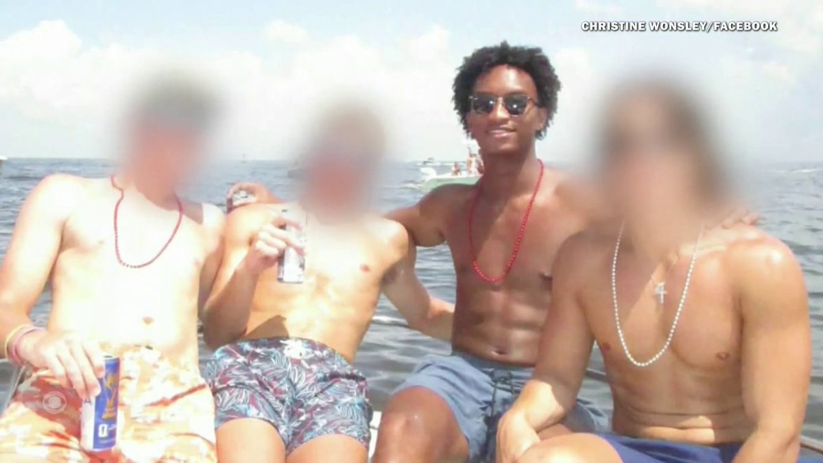 CBS News has obtained an emergency call from the boat that left Mississippi's Horn Island without missing teen Nolan Wells, according to the friends, on July 4.