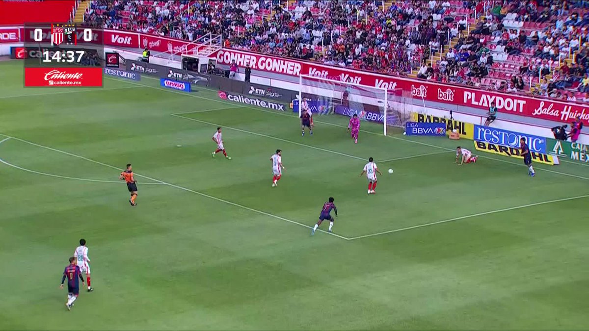 ¡Qué atajada de Jiménez! 🫢🧤 Óscar Jiménez le negó el gol a los Rayos, Necaxa rozó las redes. 20´⚡️Club Necaxa 0-0 Atlante FC 🐎⚽️🐴 #LigaMX 🇲🇽