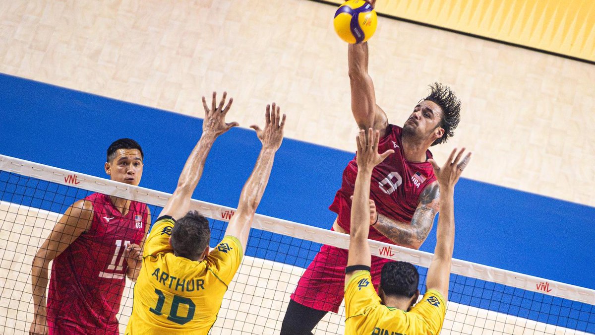 #VNL2026: USA SWEEP BRAZIL AT HOME 🇺🇸 A huge performance ✨ in front of the home crowd as USA close it out in straight sets 🔥. Brazil 🇧🇷 had no answer for TJ DeFalco’s service pressure, with 7 aces from him and 13 team blocks sealing the 3-0 win 🤩. 📺 Watch the replay on VBTV: 🏐 #BePartOfTheGame #Volleyball