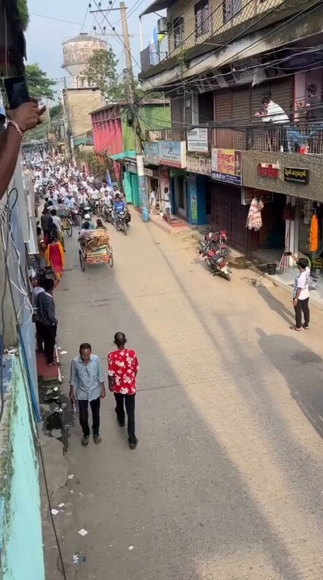 مسيره في بنجلاديش بتأهل الارجنتين للمباراه النهائيه ما اعرف شو تقرب بنجلاديش للارجنتين لديهم حب كبير للارجنتين وكأن بنجلاديش هيه من يشارك في كأس العالم 😂😂🔥