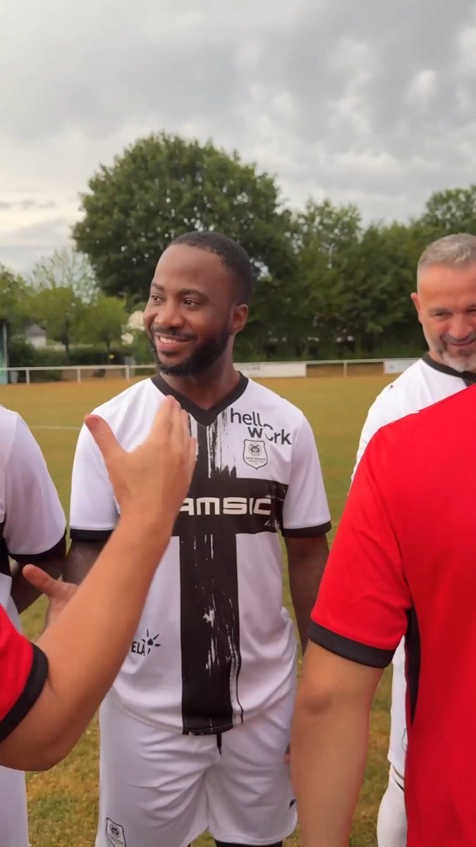 Une ode au football breton, ร ses terrains. Pour ceux qui le reprรฉsentent. ๐๐ข๐ฏ๐ค๐ฆ๐ฎ๐ฆ๐ฏ๐ต ๐ฅ๐ฆ ๐ญ๐ข ๐ฏ๐ฐ๐ถ๐ท๐ฆ๐ญ๐ญ๐ฆ ๐ต๐ถ๐ฏ๐ช๐ฒ๐ถ๐ฆ ๐ข๐ธ๐ข๐บ โซ๏ธโช๏ธ