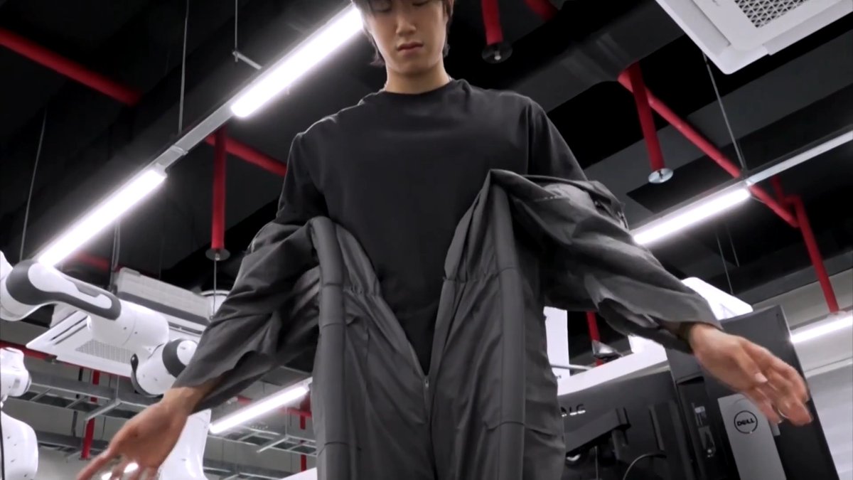 Researchers at South Korea's KAIST and Stanford University have unveiled clothing embedded with air-powered 'vine' robots that dress the wearer hands-free in about 10 seconds, with potential for use in chip factory cleanrooms and emergency services