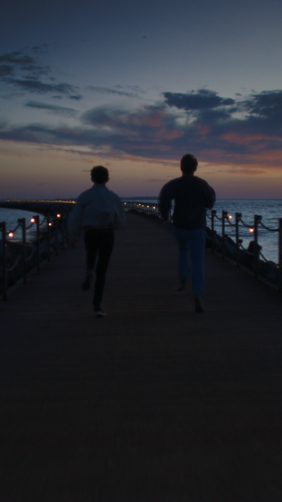 Nos vemos en el muelle, Att. Nick y Charlie 🍂🫂 'Heartstopper para siempre' ya está disponible.