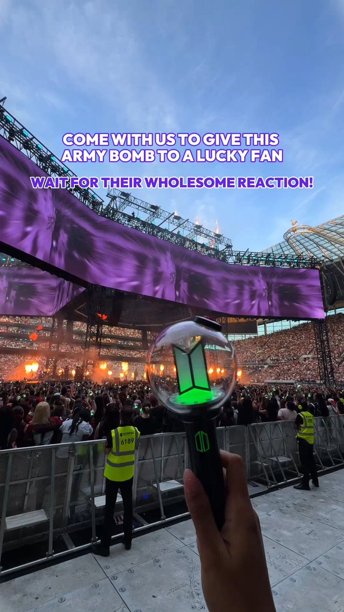 We gave an ARMY BOMB to a lucky fan when BTS came to Tottenham Hotspur Stadium! 🥹💜