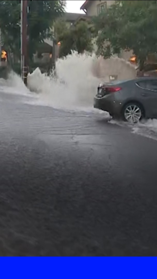Une rupture de canalisation provoque d'importantes inondations dans les rues de Los Angeles