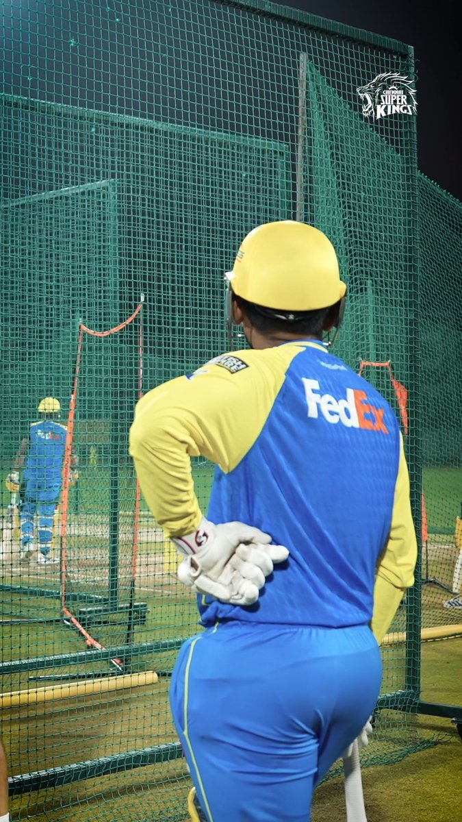 Ayush sees his bros bat Ayush cheers for them Ayush = happy! 😄💛 #WhistlePodu