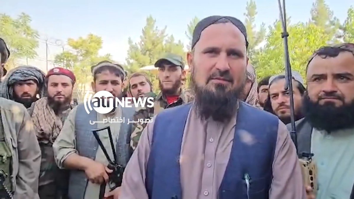 لوی درستیز: هر کسی که بخواهد امنیت را مختل کند، از پا درآورده خواهد شد پس از نشر گزارشهایی مبنی بر سقوط ولسوالی «یفتل پایین» در ولایت بدخشان، فصیحالدین فطرت، لوی درستیز امارت اسلامی، به این ولسوالی سفر کرده و گفته است که بیشتر اغتشاشگران بازداشت شدهاند و افراد باقیمانده آنان نیز بهزودی دستگیر خواهند شد. او تأکید کرد که هیچگونه مشکل امنیتی در بدخشان وجود ندارد و هر فردی که بخواهد امنیت این ولایت را برهم بزند، با برخورد قاطع نیروهای امنیتی مواجه خواهد شد. آقای فطرت افزوده است که جوانان باید با نیروهای امنیتی کشور همکاری کنند و فریب کسانی را نخورند که از افغانستان فرار کردهاند. #ArianaNews #Badakhshan #YaftalePaeen