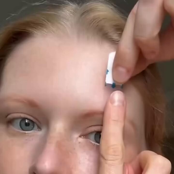 Achei que era truque da internet… até testar. Agora não vivo sem esse adesivo que levanta a sobrancelha. 🤌🏻✨