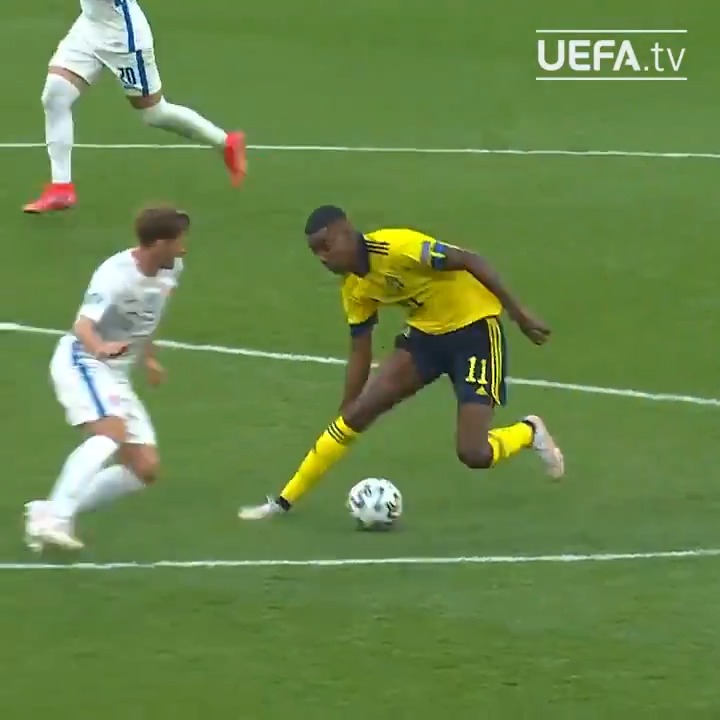 Isak is one of the least technical strikers I’ve watched in a long time