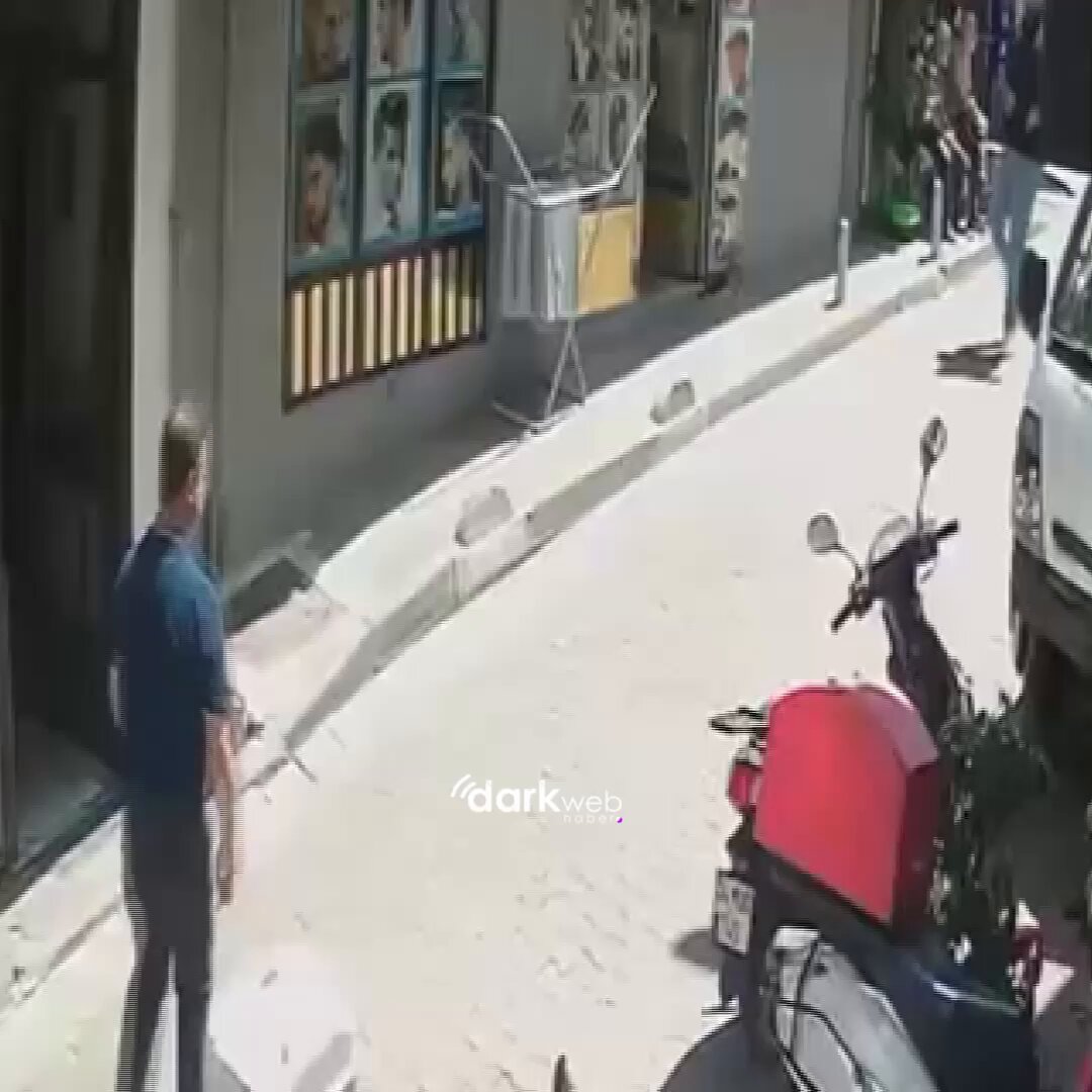 Berber, tıraşı beğenmediği için kendisini bıçaklayan 23 yaşındaki gençten şikayetçi olmadı: "Ailesi onun adına özür diledi. Ben de yaşı genç olduğu için, tanıdığım için şikayetçi olmadım."