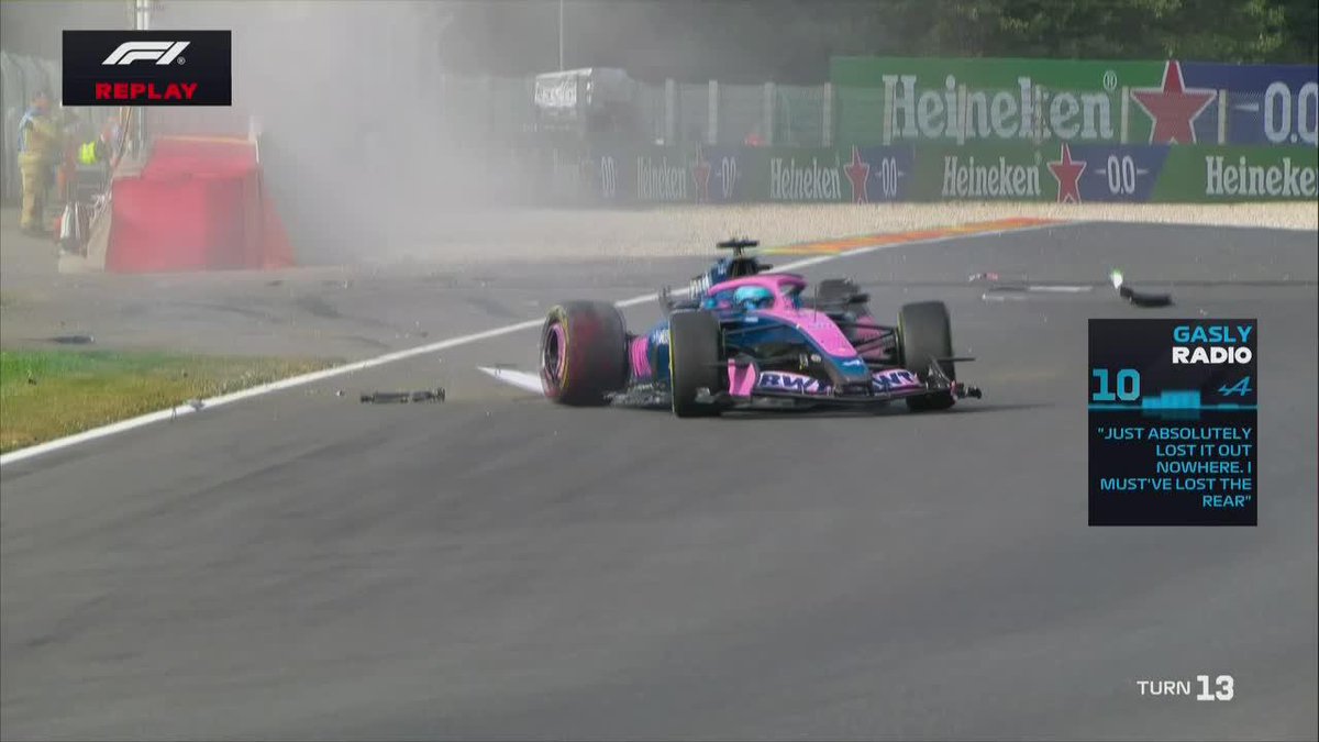 Así fue el accidente de Pierre Gasly. Muerde la leca y golpea la parte trasera con la punta de una de las defensas. Una pena lpm. Los ultimos pesos de Alpine antes que se vaya BWT 🥲