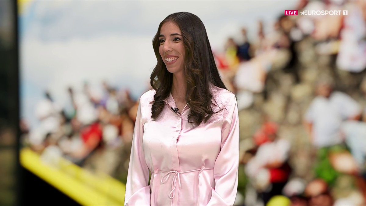 "Es impresionante con el estado de forma que tiene y cómo está andando que no tenga equipo" ❤️ El reconocimiento de Alberto Contador (y todos) a Sandra Alonso por sus resultados tras la maternidad. Fíchen. #TDF2026 #LaCasadelCiclismo