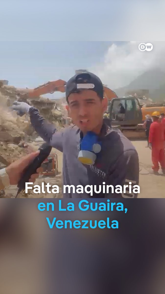 Familiares de víctimas de los terremotos denuncian escasez de maquinaria y falta de apoyo de las autoridades A poco más de tres semanas de los dos terremotos que dejan ya casi 5.000 muertos, los voluntarios que continúan sacando escombros con sus manos dicen sentirse abandonados por las autoridades venezolanas. Según ellos, en La Guaira, la zona cero de los sismos del pasado 24 de junio, hace falta maquinaria y otros suministros que les faciliten la remoción de escombros y la búsqueda de cuerpos; y así poder darle sepultura a sus seres queridos que todavía yacen bajo las ruinas. Algunas familias se han visto obligadas a unirse para rentar equipos que pueden costar más de mil dólares por hora.