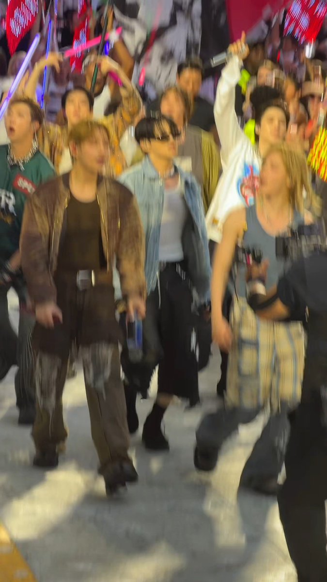 IDOL 🔥 #방탄소년단 #BTS #BTS_WORLDTOUR #BTS_WORLDTOUR_LONDON