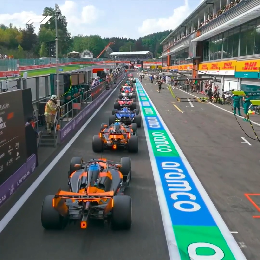 Ready for action 👊 The drivers await the green light in the pit lane 🚥 #F1 #BelgianGP