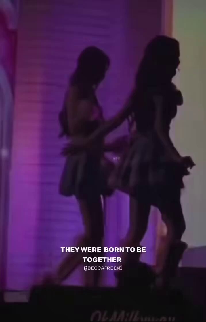 They were born to be together🌷🪽