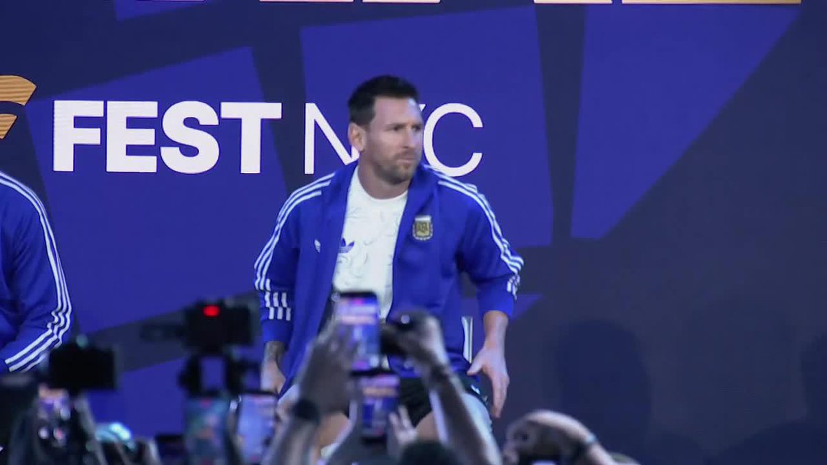 ¡¡¡LLEGÓ EL “MATADOR”!!! En el evento previo a la Final del Mundial, TODOS enloquecieron con la llegada de Leo Messi. ⚽ #ESPNMundial 📺 Mirá los mejores partidos de la #FIFAWorldCup por ESPN, en el Plan Premium de #DisneyPlus