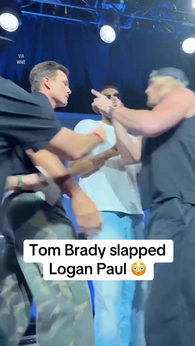 Tom Brady slapped Logan Paul on stage at Fanatics Fest 👀 (via WWE)