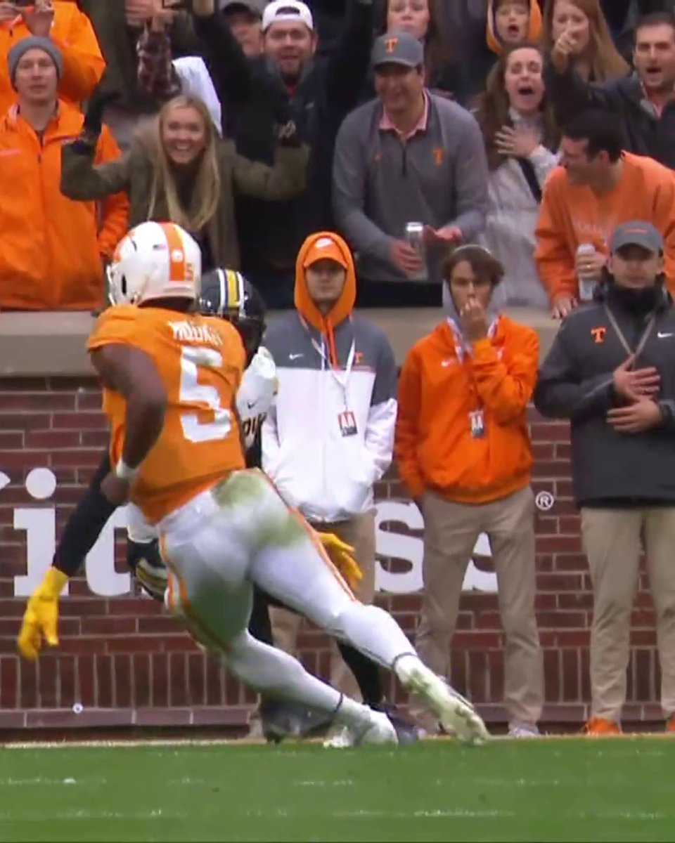 Ryan day is 0-1 against a bottom feeder in the SEC. Hype is 3-1 vs Midzou. When they start bragging how elite they are remember just two years ago they got dat ass whopped by a bottom feeder program to cheeks Midzou.