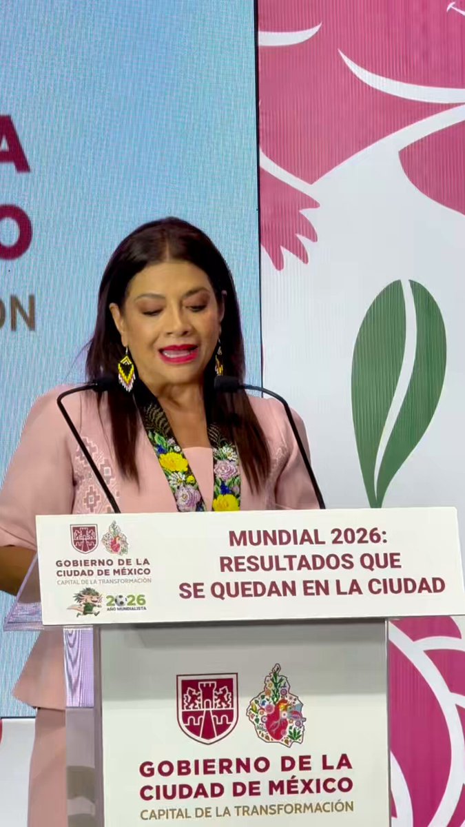 Logramos una derrama económica histórica, récord en empleo formal y un turismo que benefició a todas nuestras alcaldías. ¡Metimos tres grandes goles en este Mundial! Millones de aficionadas y aficionados tomaron las calles con paz y alegría, demostrando que otro Mundial sin muros, democrático y participativo era posible. La pelota volvió a casa y se queda en la #CapitalDeLaTransforación con empleo, bienestar y obras permanentes para nuestra gente.