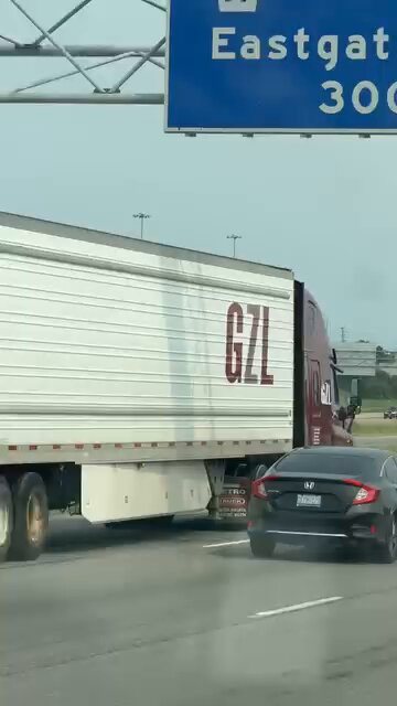 #WATCH: Motorcycle Rider Pops A Wheelie On📍Hwy401 Towards Hwy403.
