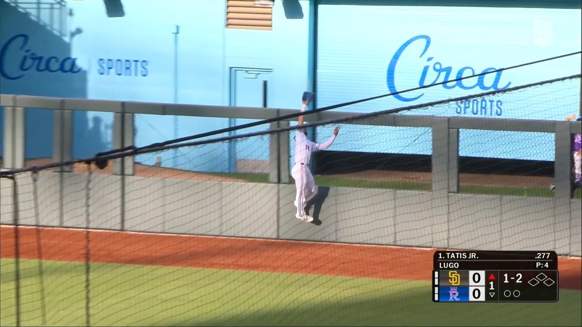 Jac Caglianone takes one away from Fernando Tatis Jr. 😮