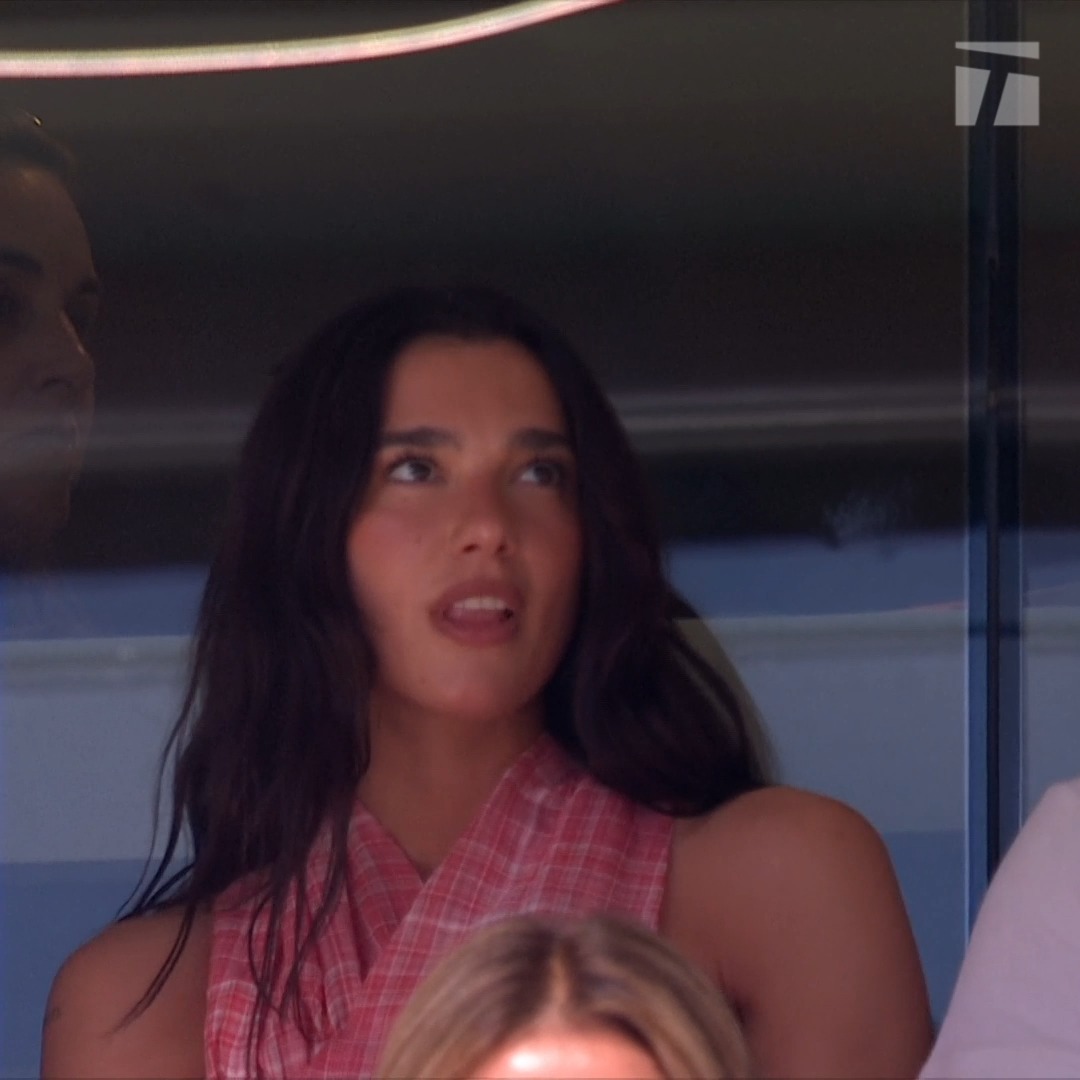 when dua lipa heard her song playing during a tennis match and this was her reaction, THE CUTEST 😭