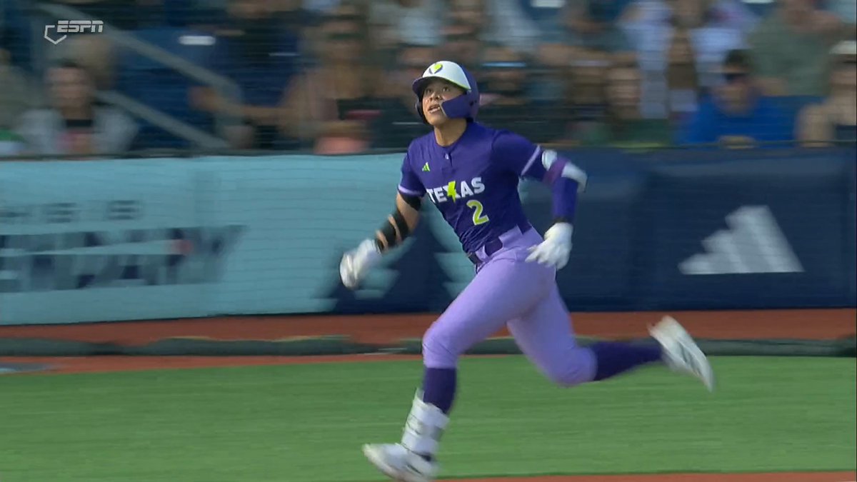 The sound of this bat crack 💥 Dejah Mulipola hits her second home run this season for the TEXAS VOLTS | AUSL 👏