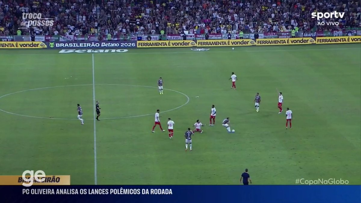 No #TrocaDePasses, PC Oliveira analisou a confusão no fim de jogo entre Fluminense e Bragantino, concordando com as expulsões de John Kennedy e Fabio, mas afirmou que Mosquera também deveria ter recebido o cartão vermelho. #Futebol #Brasileirão #Fluminense #Bragantino