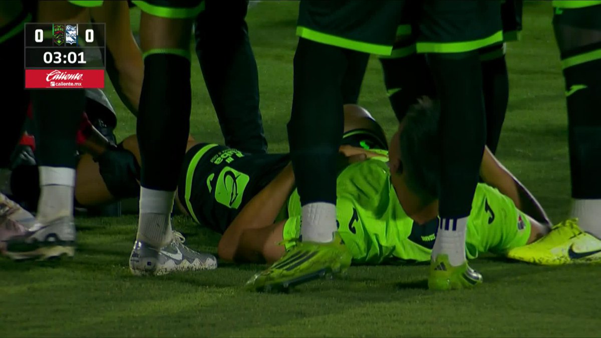 🚑❌ Malas noticias para FC Juárez. Lucas Romero tuvo que salir de cambio a los seis minutos por una lesión. Denzell García ingresa desde temprano en el partido.