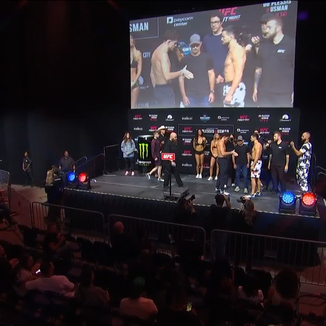 Is this “Mitch” dude really that buns? I’ve cashed multiple times now on betting on the random cans Hooper fights winning by KO, should I do it again? He looks yoked. #UFCOKC #UFCOCK
