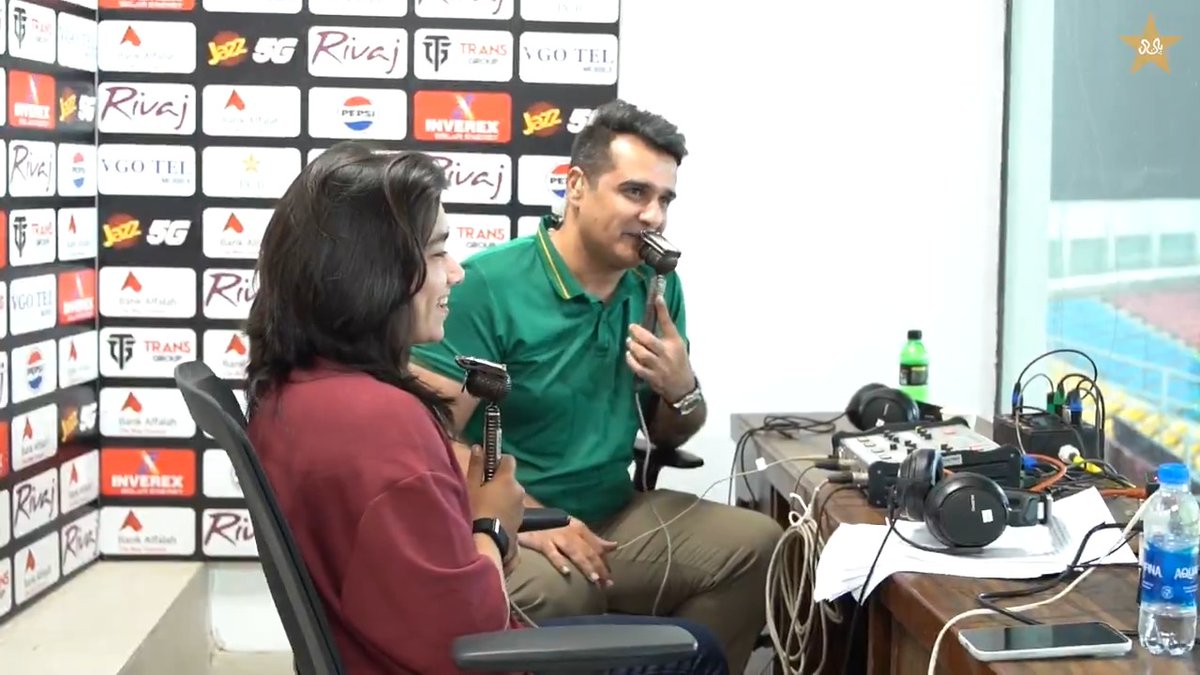 A different role for the captain 🎙️ Pakistan captain Fatima Sana watched the U19 side in action and spent some time behind the mic calling the action 🏏 #FutureStarsBattle | #PAKWvSAW