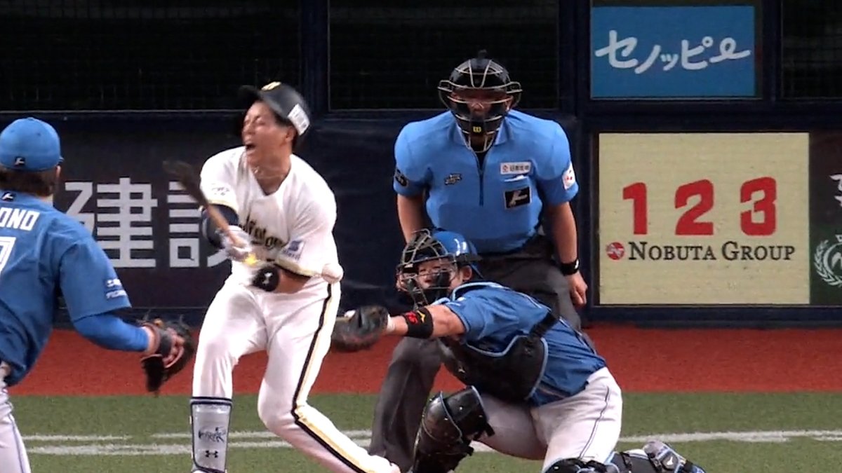これは痛い😱でも打席へ復帰😤 内角球を振りに行った #来田涼斗 へ投球が直撃⚾ 一度は治療のためベンチへ下がったが… 痛みをこらえ打席へ戻る気迫を見せた🔥 #Bs2026 #ベースボールLIVE で配信中[初月無料]