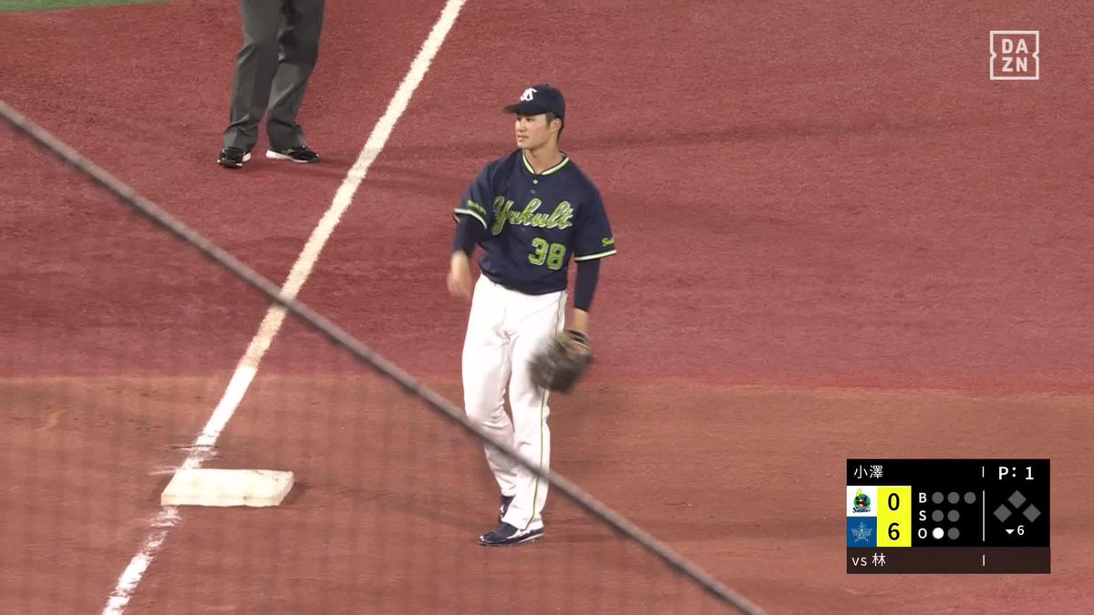 守備で魅せる ドラフト6位ルーキー 石井巧 ハイジャンプからの好送球 ⚾️DeNA×ヤクルト #swallows #だったらDAZN