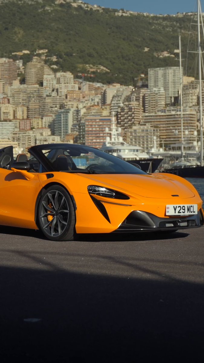 Suns out. Roof down. #McLarenAuto #ArturaSpider #750Spider