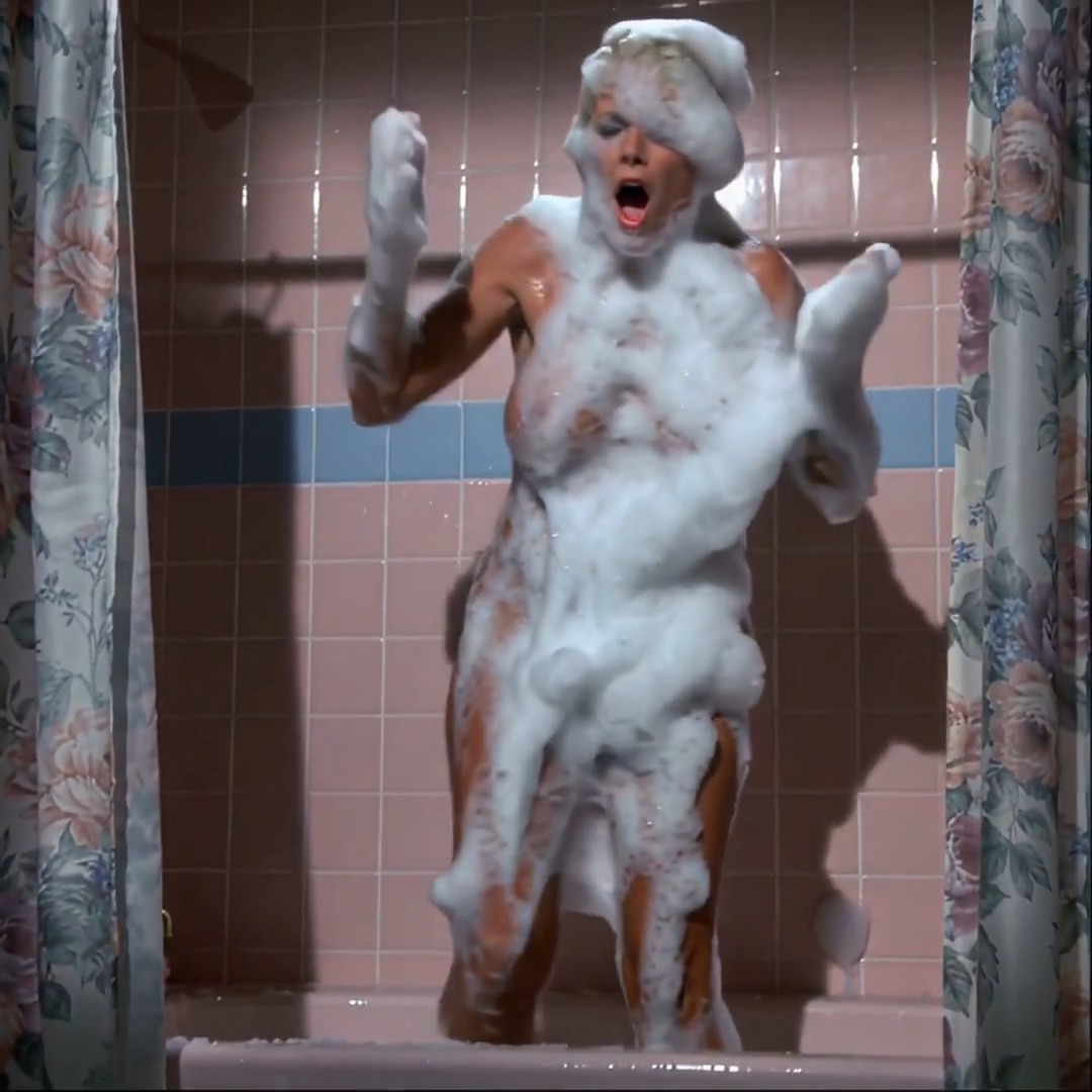 never take a shower on caturday! 😹