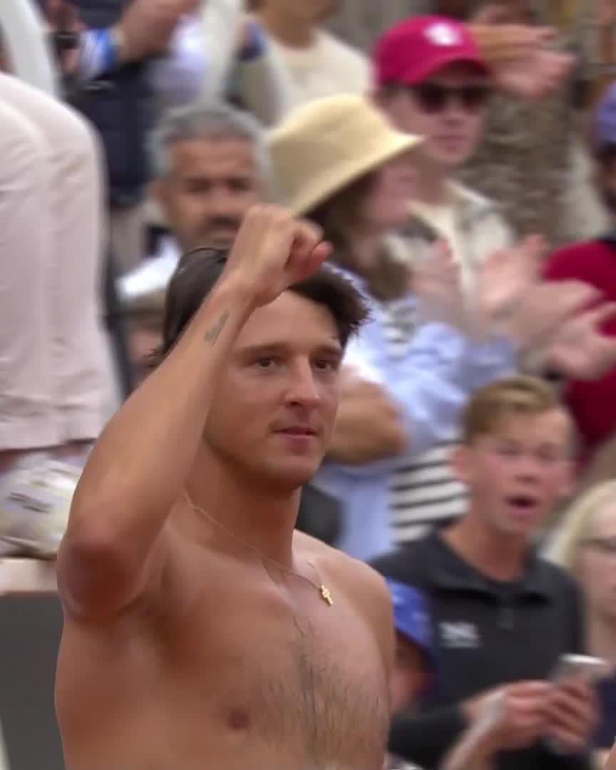 2025 champ battling back into the final 💪 Darderi wins a high-quality semi-final over Vallejo, 6-4 6-7 6-3 #NordeaOpen