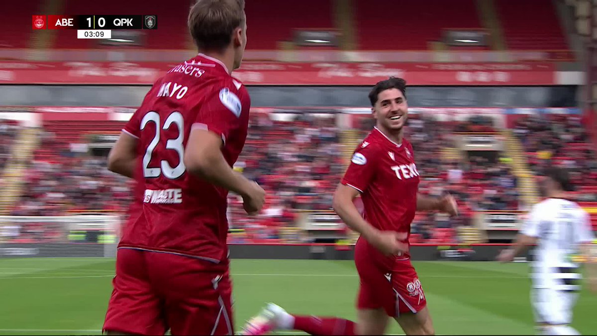It takes Aberdeen FC just two-and-a-half minutes to take the lead! ๐ด Dan Happe heads in from a corner to make it 1-0 at Pittodrie ๐ช #PremierSportsCup