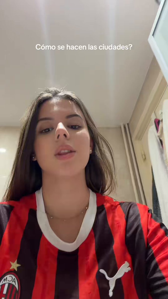 ❓ Esta chica se pregunta por qué hoy en día no sé construyen ciudades nuevas desde 0 "¿Hoy en día verdad que no se fabrican nuevas ciudades?"