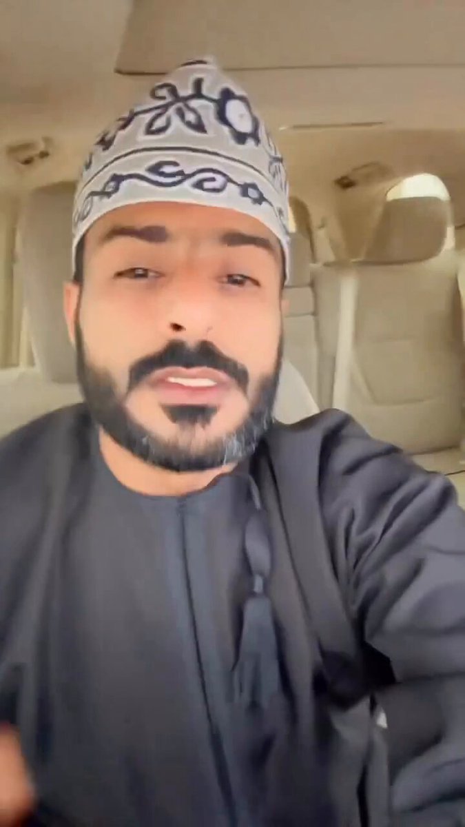أريد أفهم كيف يفكر أولئك الذين لا يستطيعون أن يعيشوا دون انتقادات فارغة؟ يعني الحين بلدنا يمدحها الغريب قبل القريب، لازم ننتقد؟؟ يا ناس اقتدوا بالرسول عليه السلام: "فليقل خيرًا أو ليصمت" بلادنا جميلة ونحن نحبها كما هي والقادم أجمل بإذن الله #الاجابة_ظفار #منصة_عين #المشهد_من_ظفار