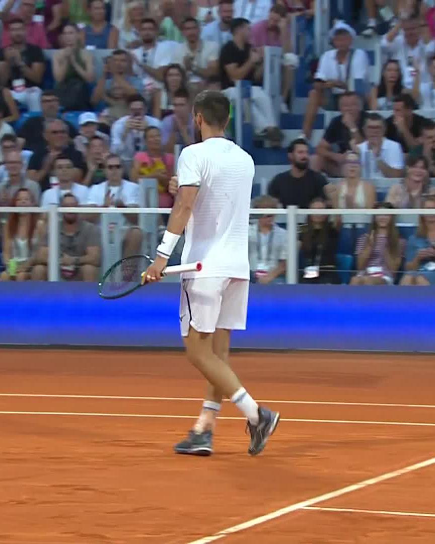 Fighting for that title 😤 Damir Dzumhur comes from a set and break down to level the score vs Merida in the Umag final #CroatiaOpenUmag