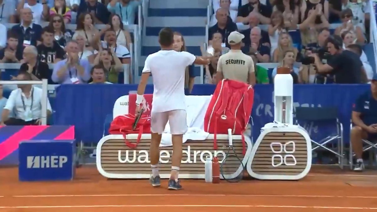 How the tables have turned 😲 From the brink of defeat, Damir Dzumhur digs deep to level the Umag final! Croatia Open Umag | #ATPUmag