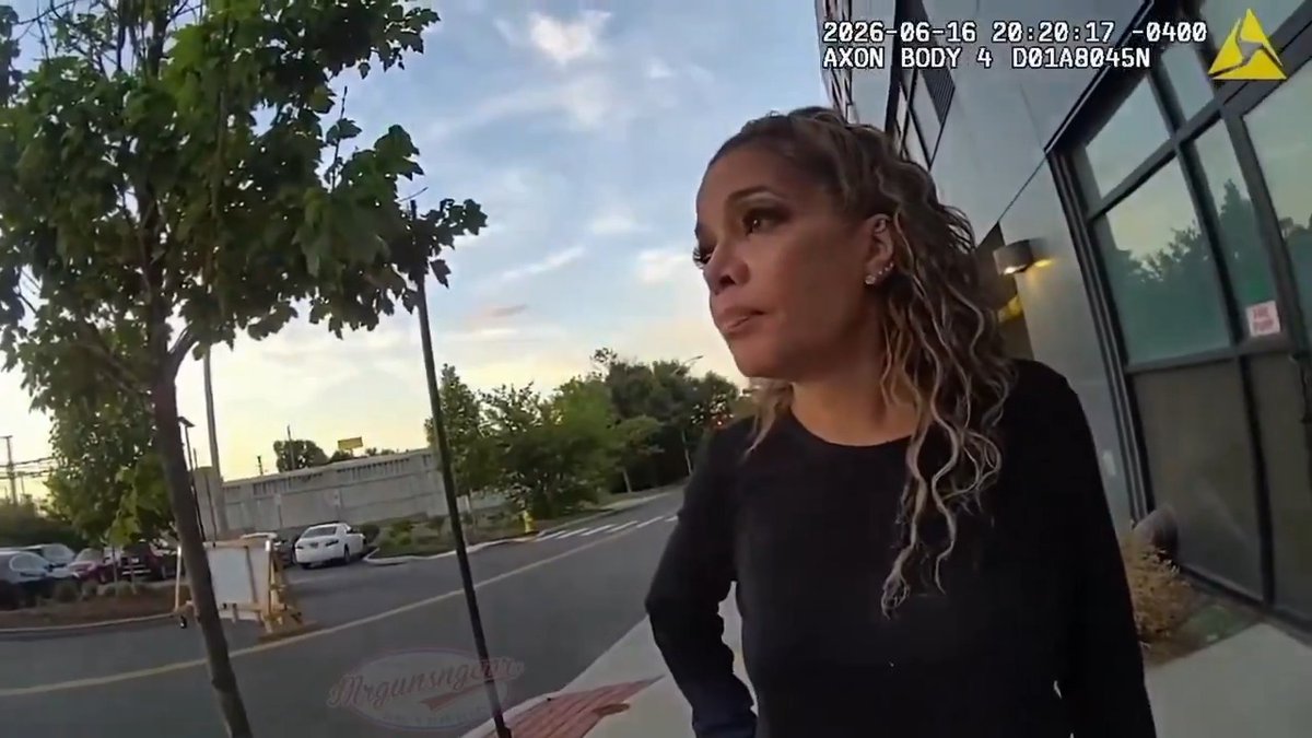 Host of "The View" Asunción Cummings, who calls herself Sunny Hostin and is of black/jewish/spanish heritage, attempts to use her "federal prosecutor privilege" to influence what police charge her son with after he was found to be trespassing on the train tracks. Ms. Hostin frequently decries “white privilege” on The View, even after it was revealed that her family were slave owners. If leftists didn't have double standards they'd have no standards 🤡 #CityLife #SunnyHostin #fraud #NYC #diversity #WestchesterCounty #DoubleStandard #harvard #democrats